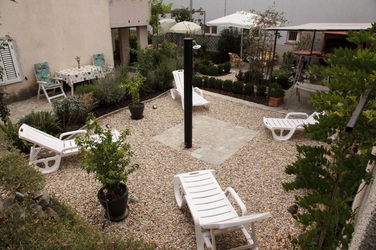 Apartments Mali Raj Vranjic 外观 照片