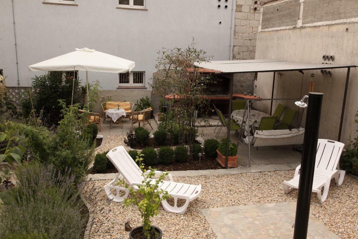 Apartments Mali Raj Vranjic 外观 照片